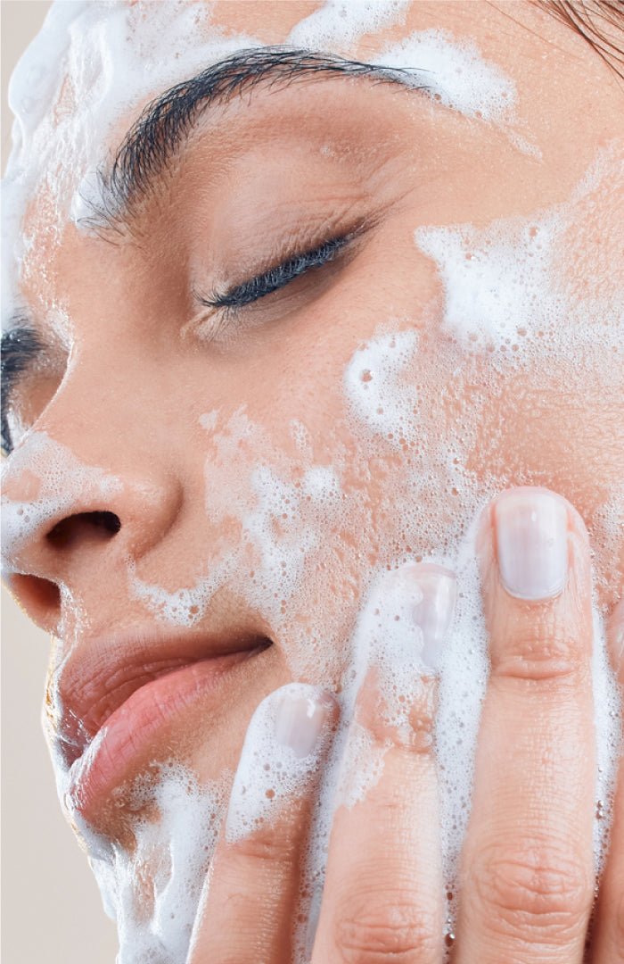 <strong>Bitter Neem Tikta <br>Gel Face Wash</strong> <br><i>for Normal to Oily Skin</i> - Nat Habit