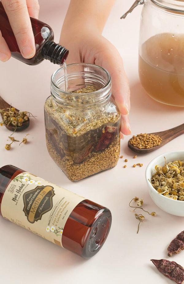 100% Natural Chamomile Conditioning Methi Water Hair spray - Nat Habit