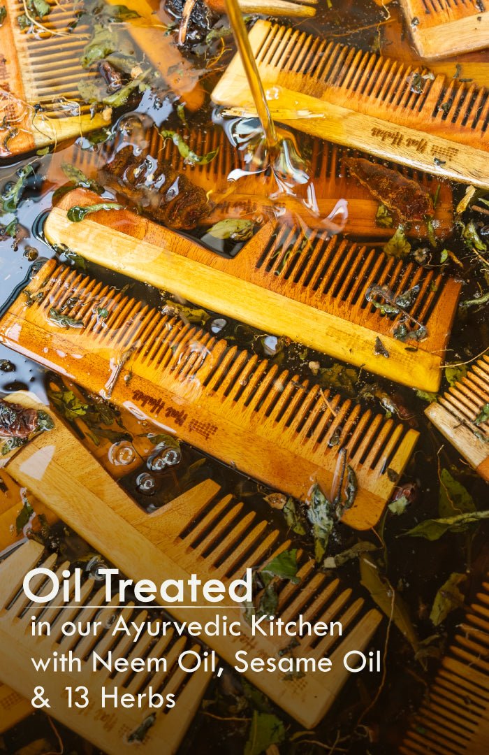 <strong>Fine Tooth Kacchi Neem Comb</strong> <br><i>Frizz Control & Shine</i> - Nat Habit