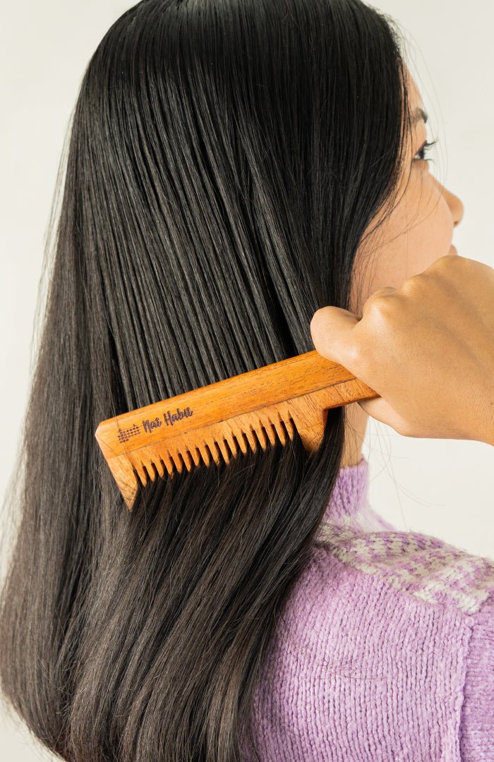 <strong>Fine Tooth Kacchi Neem Comb</strong> <br><i>Frizz Control & Shine</i> - Nat Habit