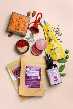 <strong>Rakhi for Bhabhi Gift Set</strong> <br><i>Aapsi Achi Koi Nahin</i> - Nat Habit